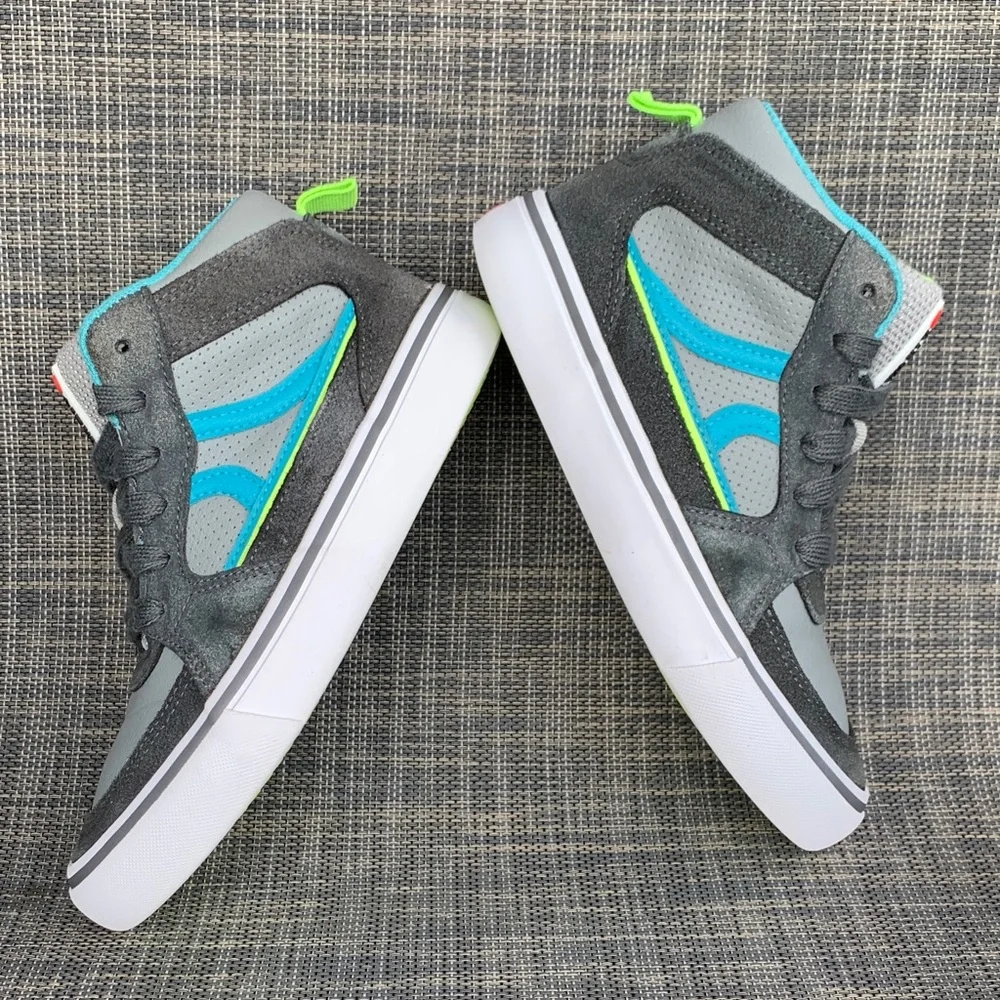 Airwalk trendy gray